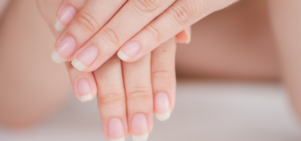 This Nutrient STRENGTHENS BRITTLE NAILS